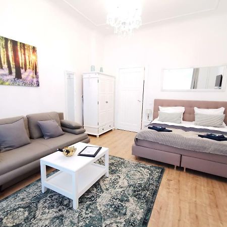 Kvh By Rockchair Apartments L Superhost Status L Boxspringbett Am Schloss Charlottenburg Welcomes You! Berlin Extérieur photo