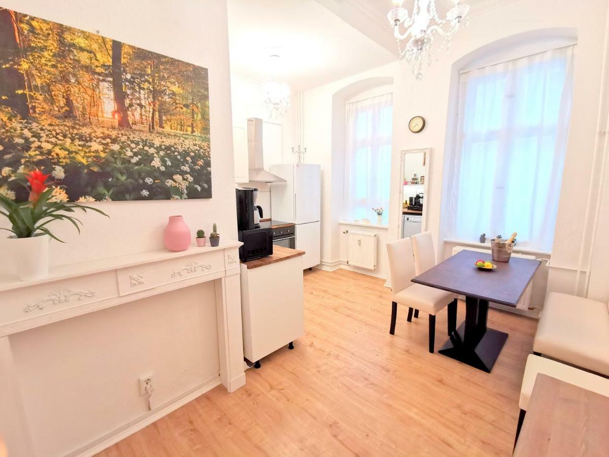 Kvh By Rockchair Apartments L Superhost Status L Boxspringbett Am Schloss Charlottenburg Welcomes You! Berlin Extérieur photo
