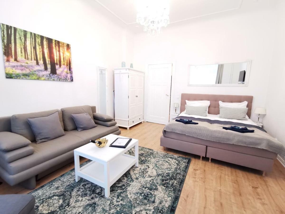 Kvh By Rockchair Apartments L Superhost Status L Boxspringbett Am Schloss Charlottenburg Welcomes You! Berlin Extérieur photo