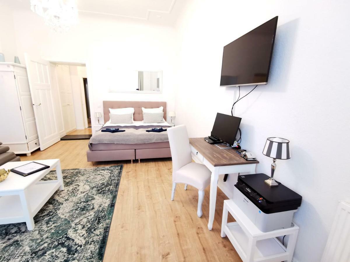 Kvh By Rockchair Apartments L Superhost Status L Boxspringbett Am Schloss Charlottenburg Welcomes You! Berlin Extérieur photo
